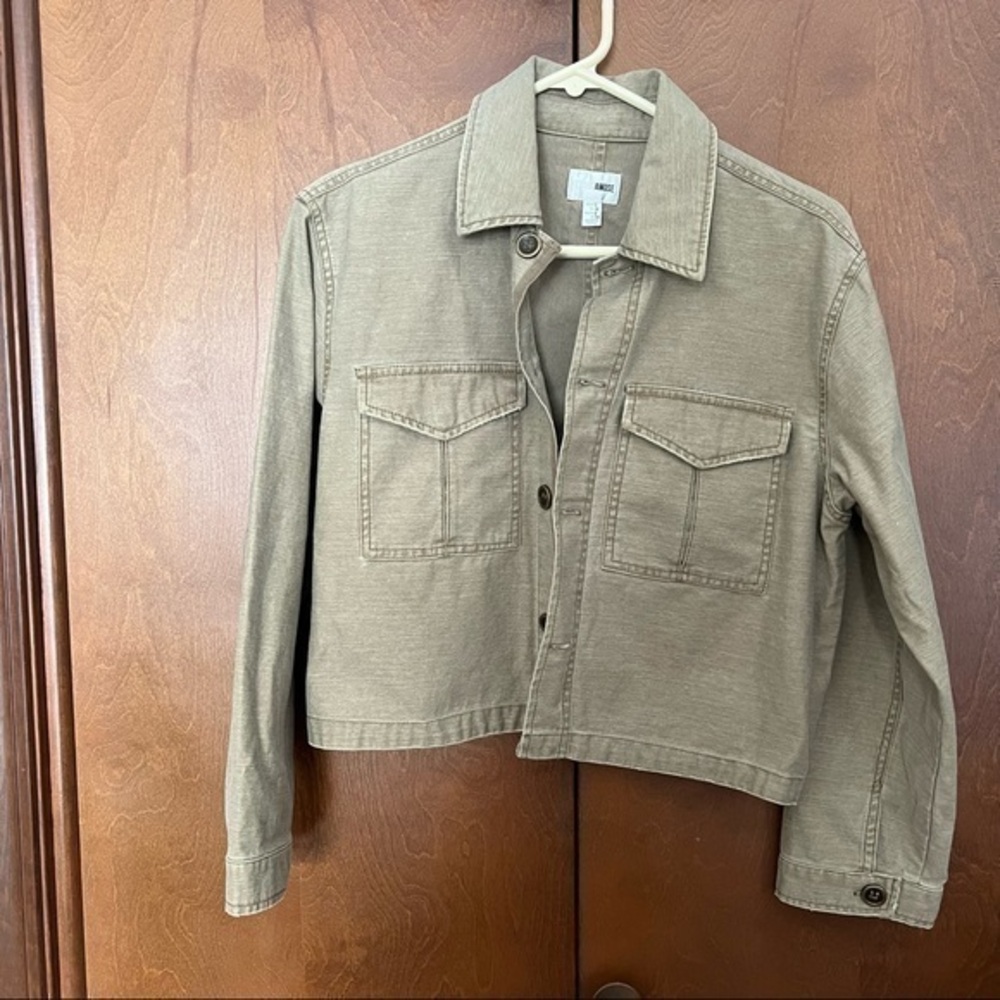 amuse society jacket. Pale Olive. Size Small. This is a perfect closet staple